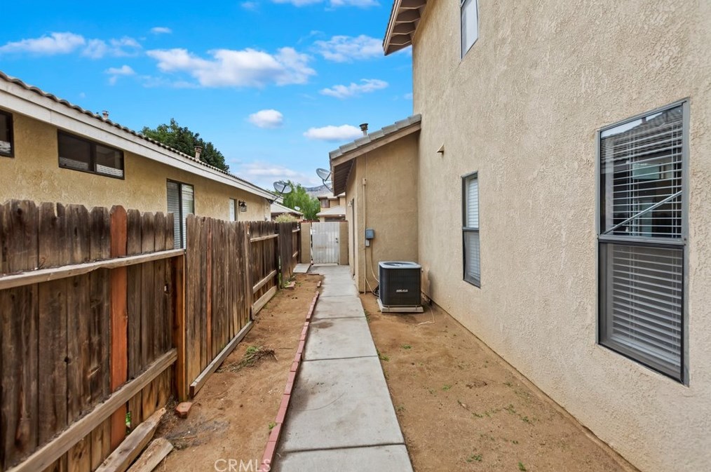 22699 Mountain View Rd, Moreno Valley CA  92557-2647 exterior