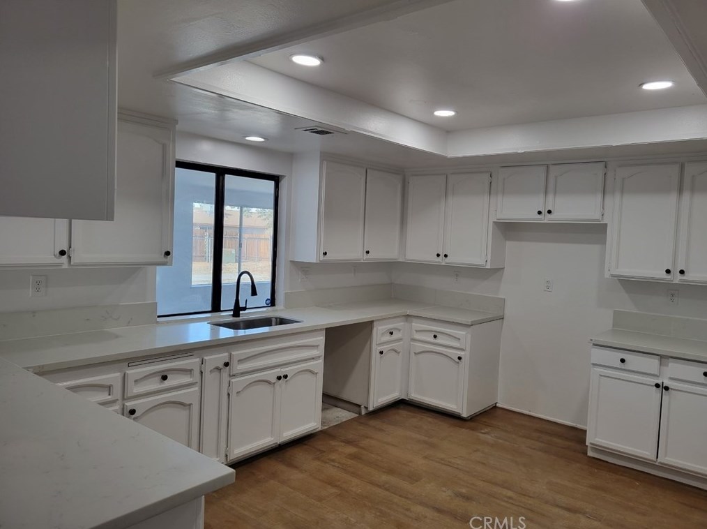 12786 Standing Bear Rd, Apple Valley CA  92308-4719 exterior