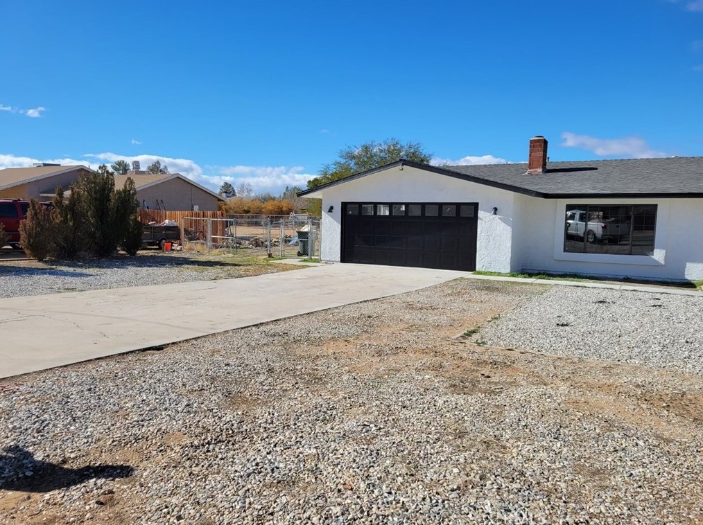 12786 Standing Bear Rd, Apple Valley, CA 92308