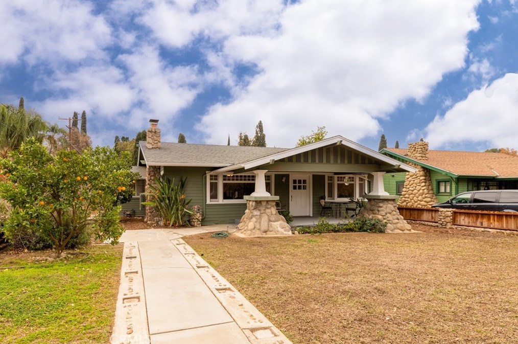 3850 Larchwood Pl, Riverside, CA 92506