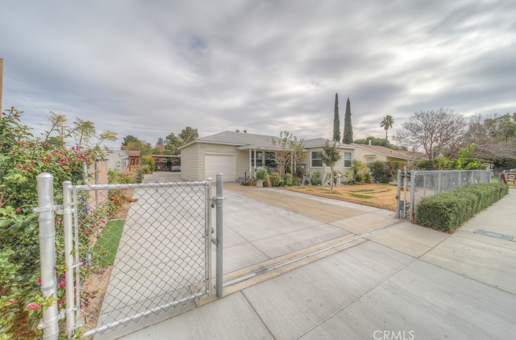 385 N Palm Ave, Rialto, CA 92376
