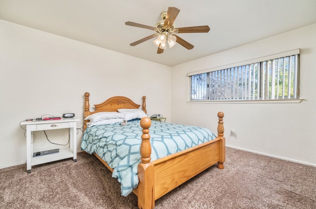 14854 Willow St, Hesperia CA  92345-2740 exterior