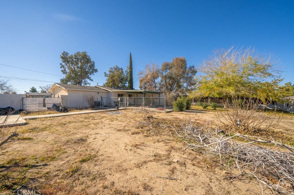 14854 Willow St, Hesperia CA  92345-2740 exterior