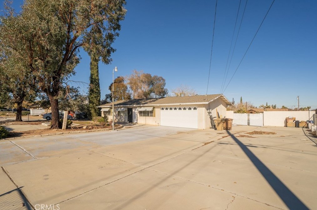 14854 Willow St, Hesperia CA  92345-2740 exterior