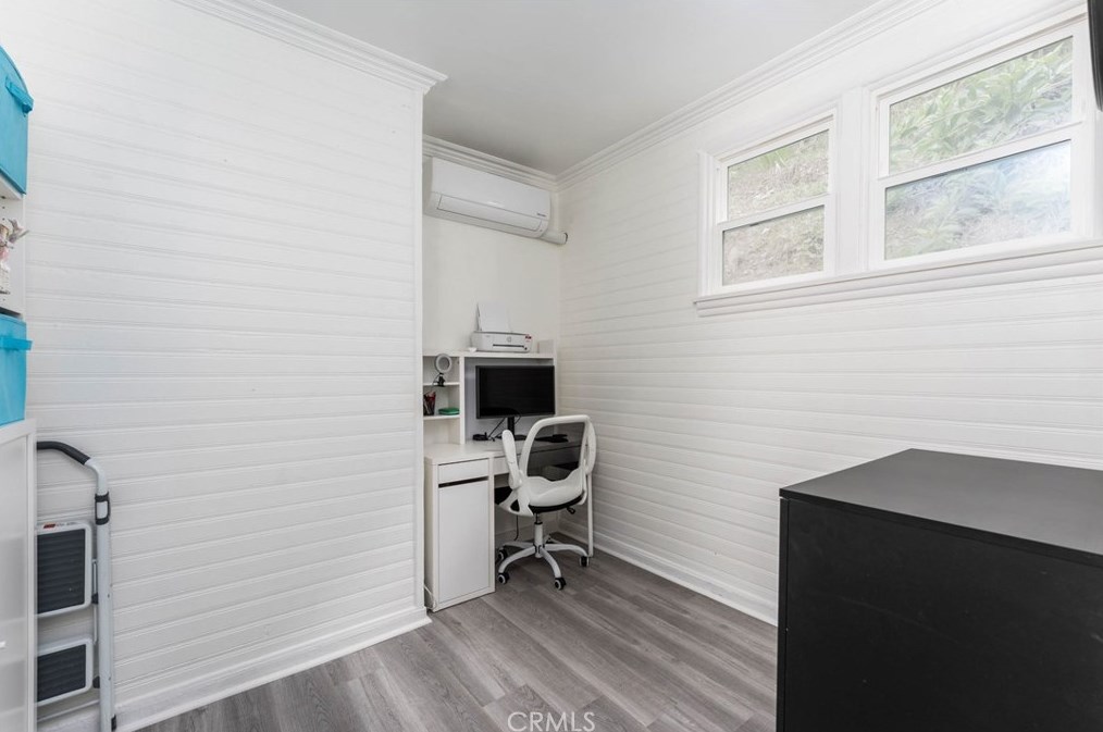 1303 Beverly Glen Blvd, Los Angeles, CA 90024-5205