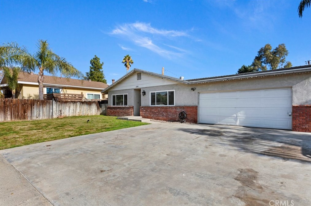 216 Davis St, Lake Elsinore, CA 92530