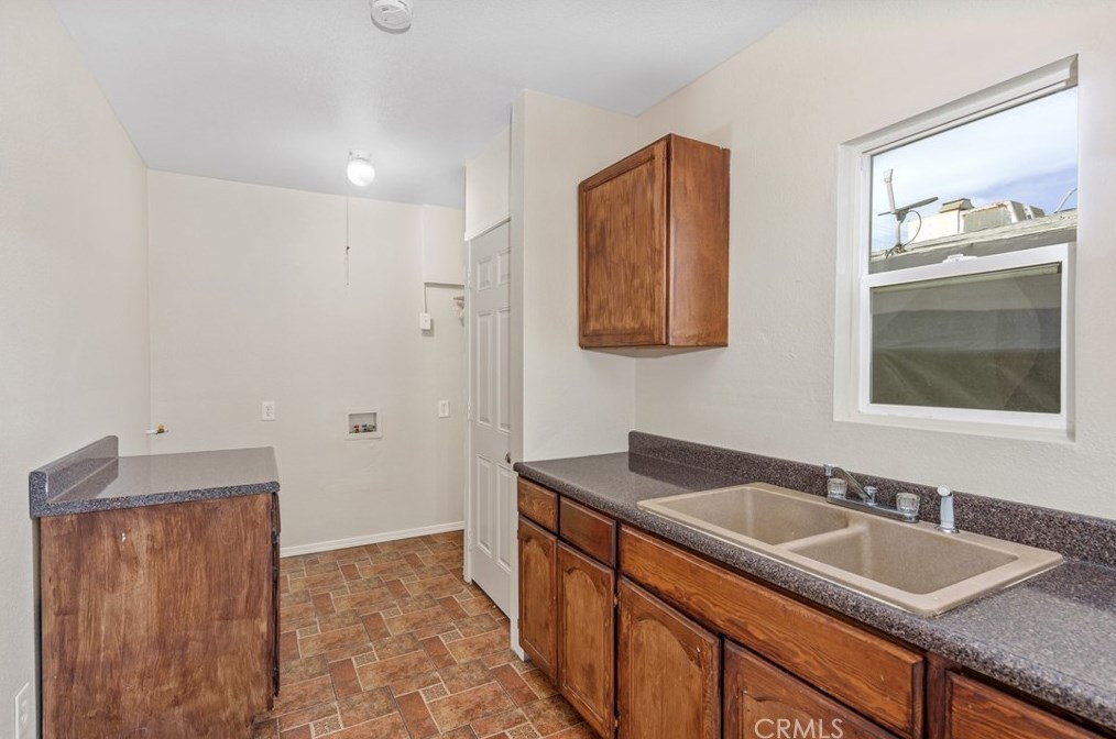 9515 Pace Ave, Los Angeles CA  90002-2117 exterior