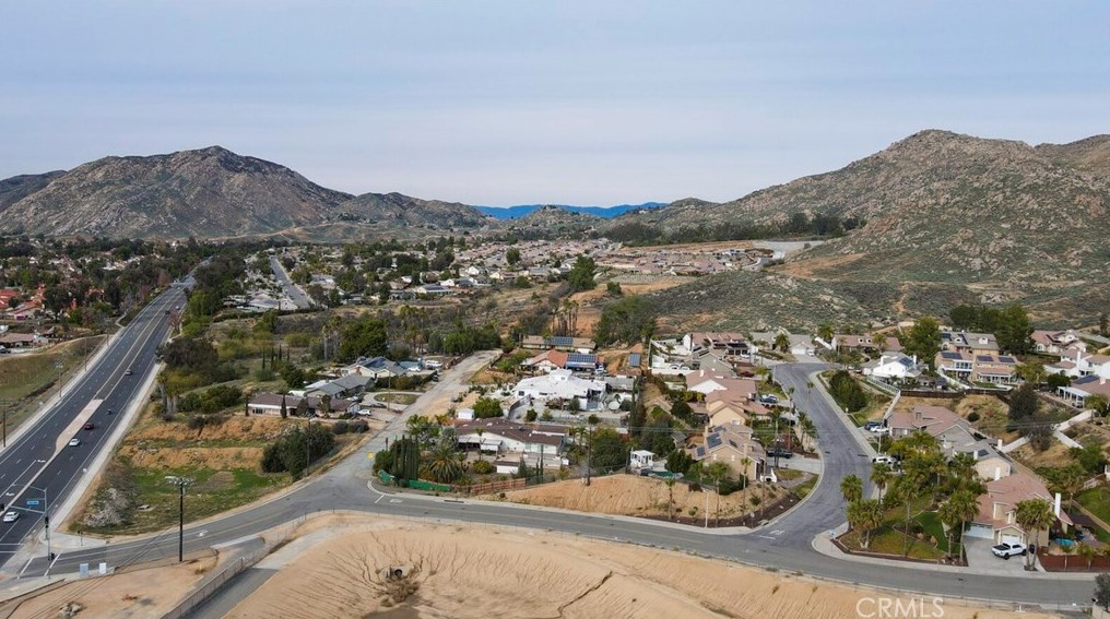 25021 Fran Lou Dr, Moreno Valley CA  92557-5202 exterior