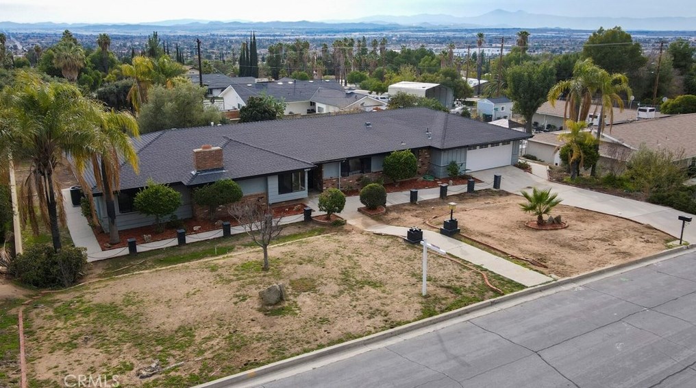 25021 Fran Lou Dr, Moreno Valley CA  92557-5202 exterior