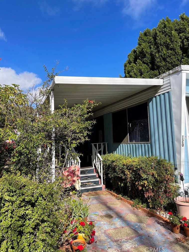120 Navajo Ln, Topanga, CA 90290
