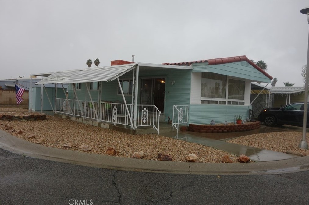 660 Santa Clara Cir, Hemet, CA 92543-6976