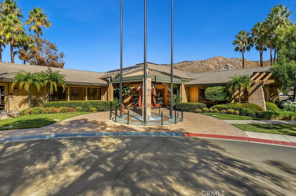 10970 Shady Glade Rd, Moreno Valley CA  92557-3910 exterior