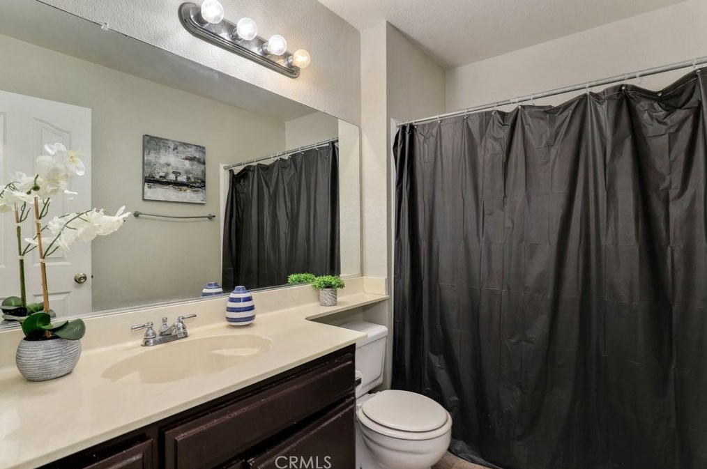 10970 Shady Glade Rd, Moreno Valley CA  92557-3910 exterior