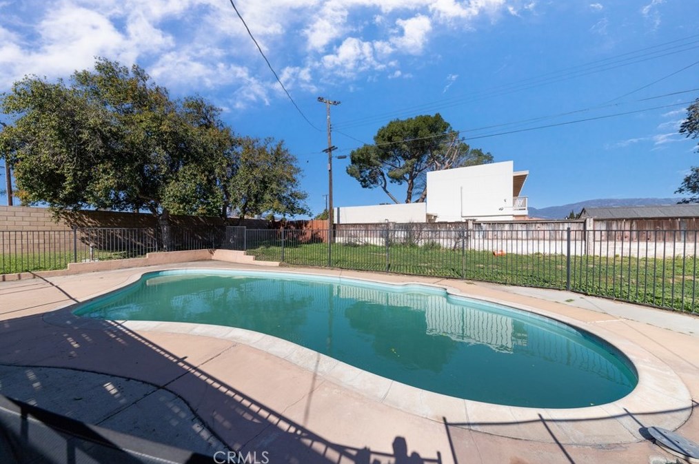 1439 Terrace Rd, Rialto, CA 92376