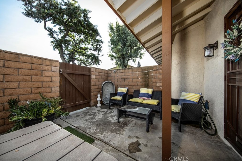 2127 Magnolia Ave, Ontario, CA 91762-6043