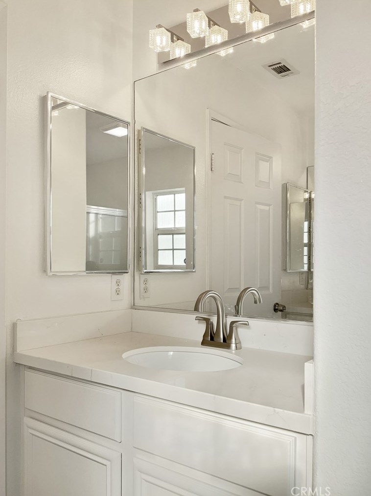 25812 Iris Ave, Moreno Valley CA  92551-2957 exterior