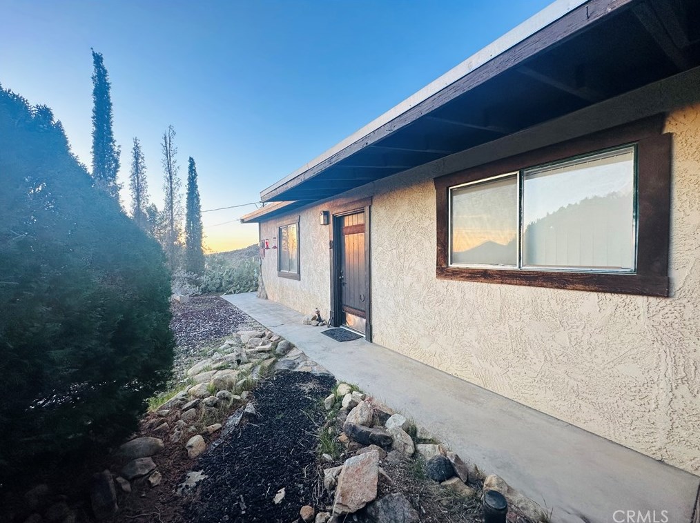 25636 Flathead Rd, Apple Valley, CA 92307-3850