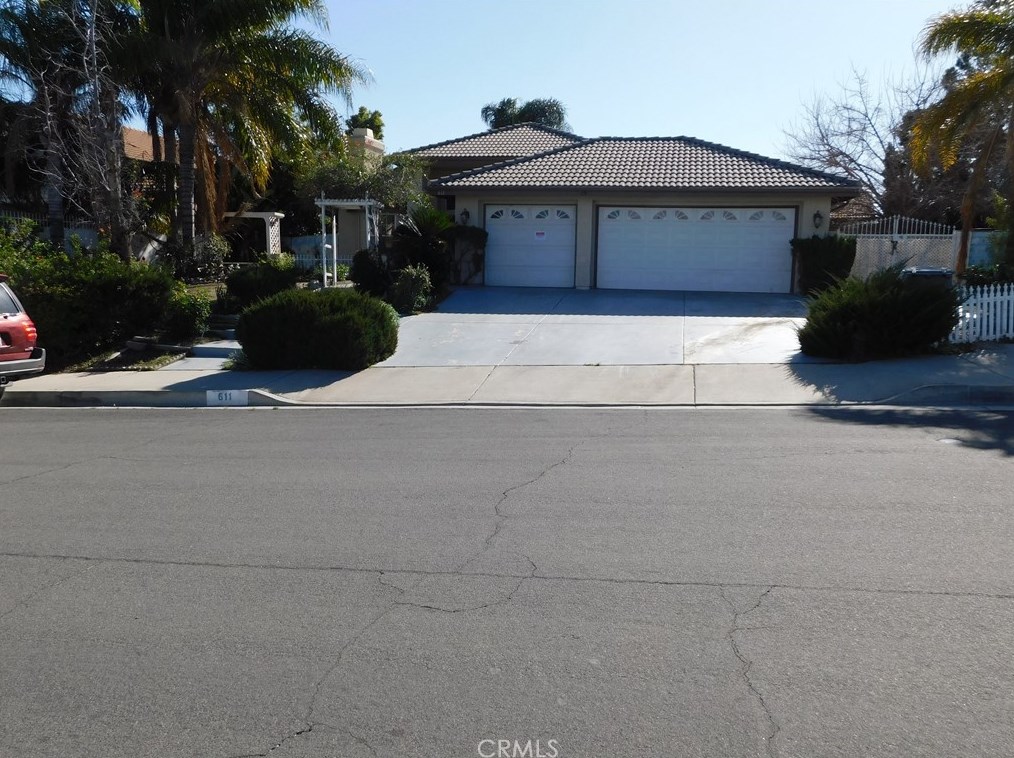611 Waltz Rd, Perris, CA 92570