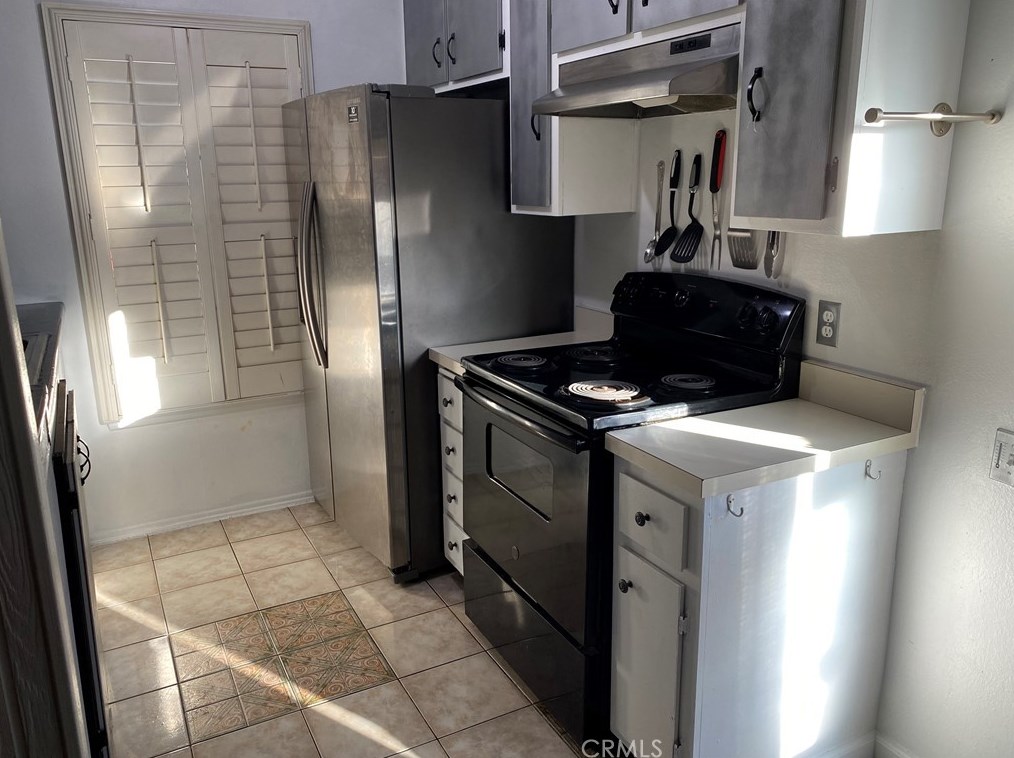 2043 Eveningside Dr #17, West Covina, CA 91792