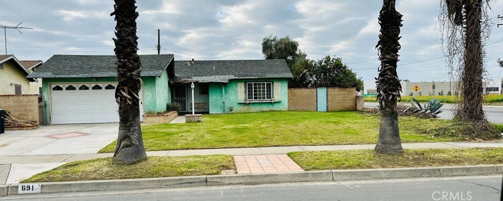 691 W Pomona Ave, Bloomington, CA 92316