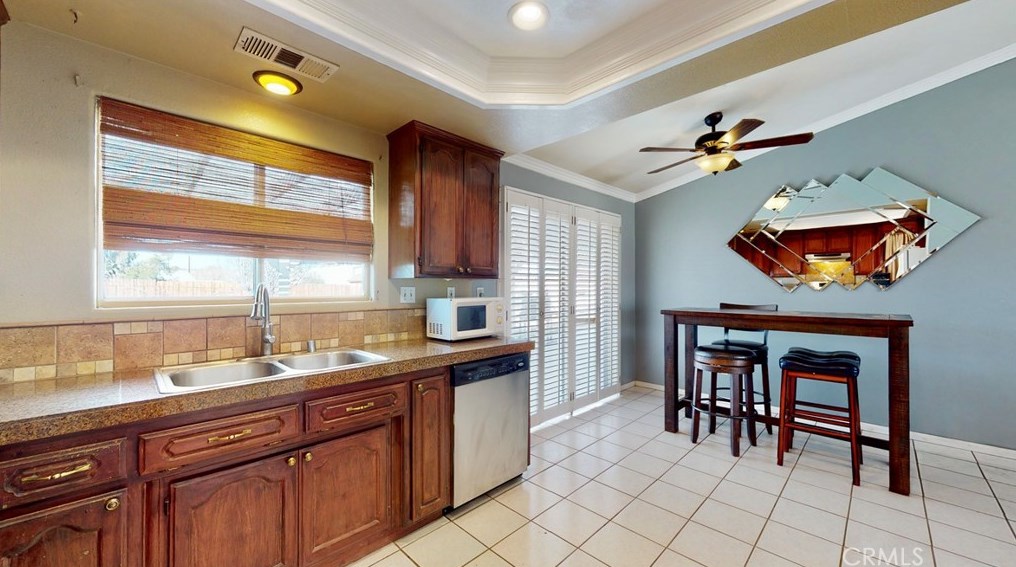 9294 Manteca Ave, Hesperia CA  92345-6461 exterior