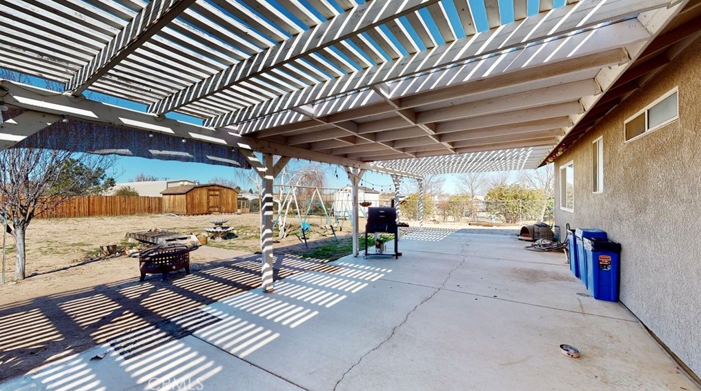 9294 Manteca Ave, Hesperia CA  92345-6461 exterior