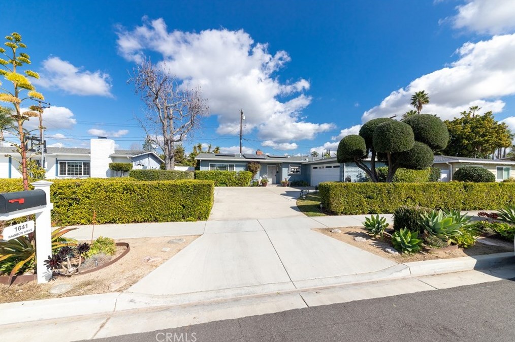 1641 Rainbow Dr, Santa Ana, CA 92705