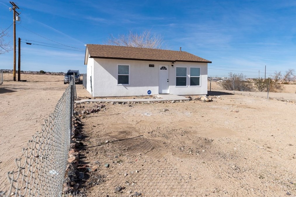 620 Colonial Dr, Barstow, CA 92311-5869