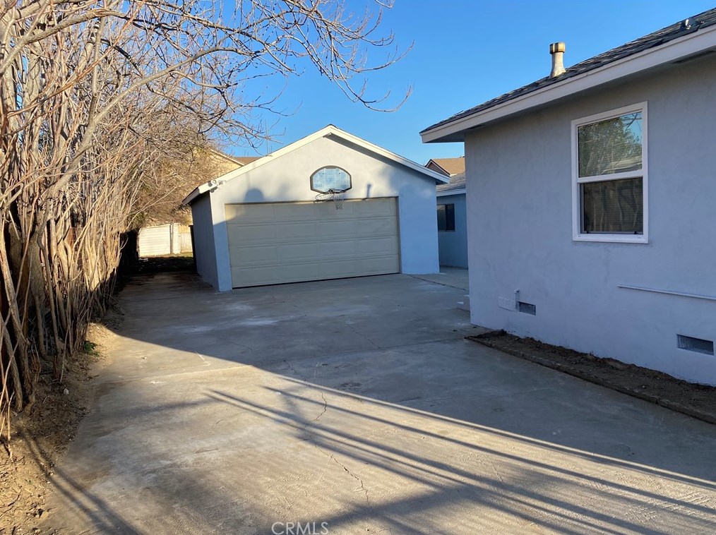 177 S Maple Ave, Rialto, CA 92376