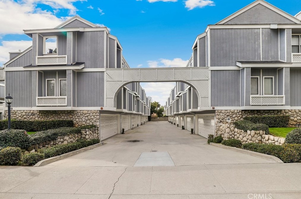 107 S Sierra Madre Blvd #3, Pasadena, CA 91107