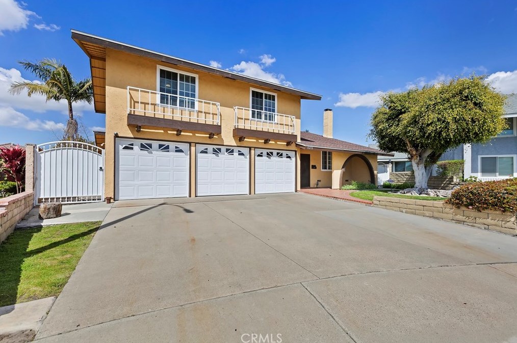 11271 Dewdrop Ave, Santa Ana, CA 92708