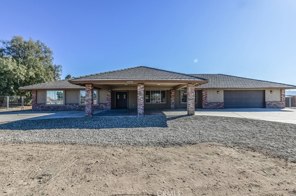 13965 Apple Valley Rd, Apple Valley, CA 92307-5477