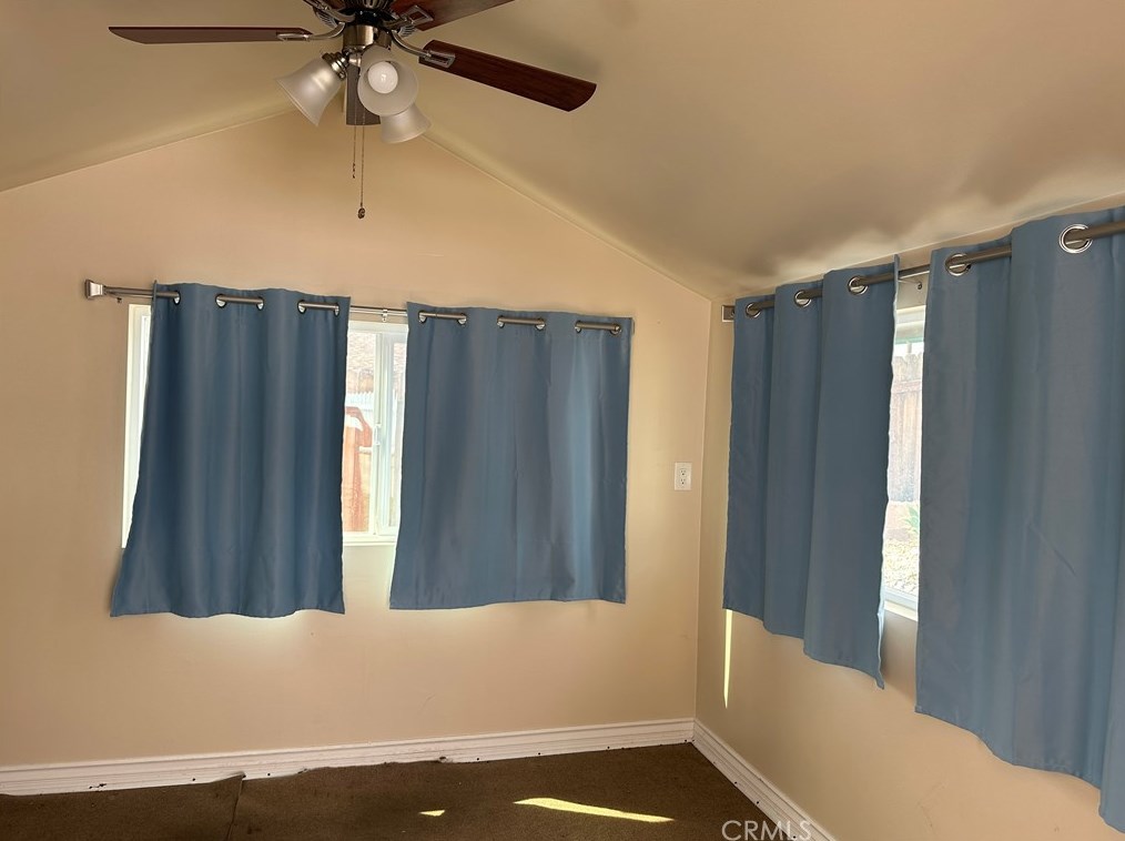 138 Green Oaks Dr, Riverside, CA 92507