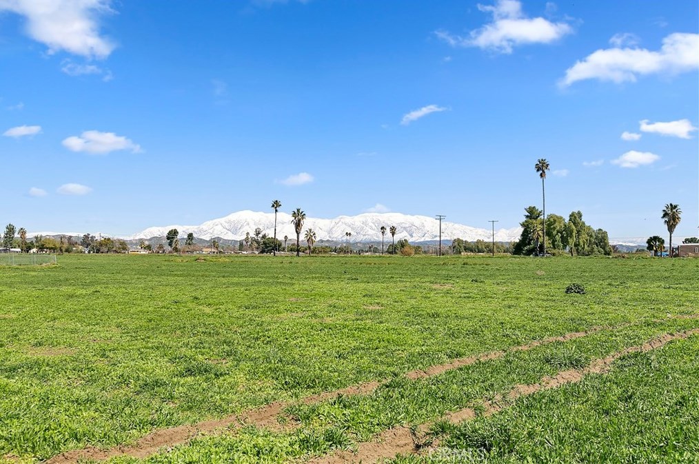 27903 Cactus Ave, Moreno Valley CA  92555-5785 exterior