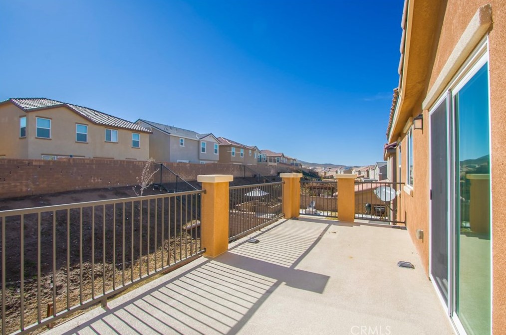 2514 Mulberry Ln, Palmdale CA  93551-6137 exterior