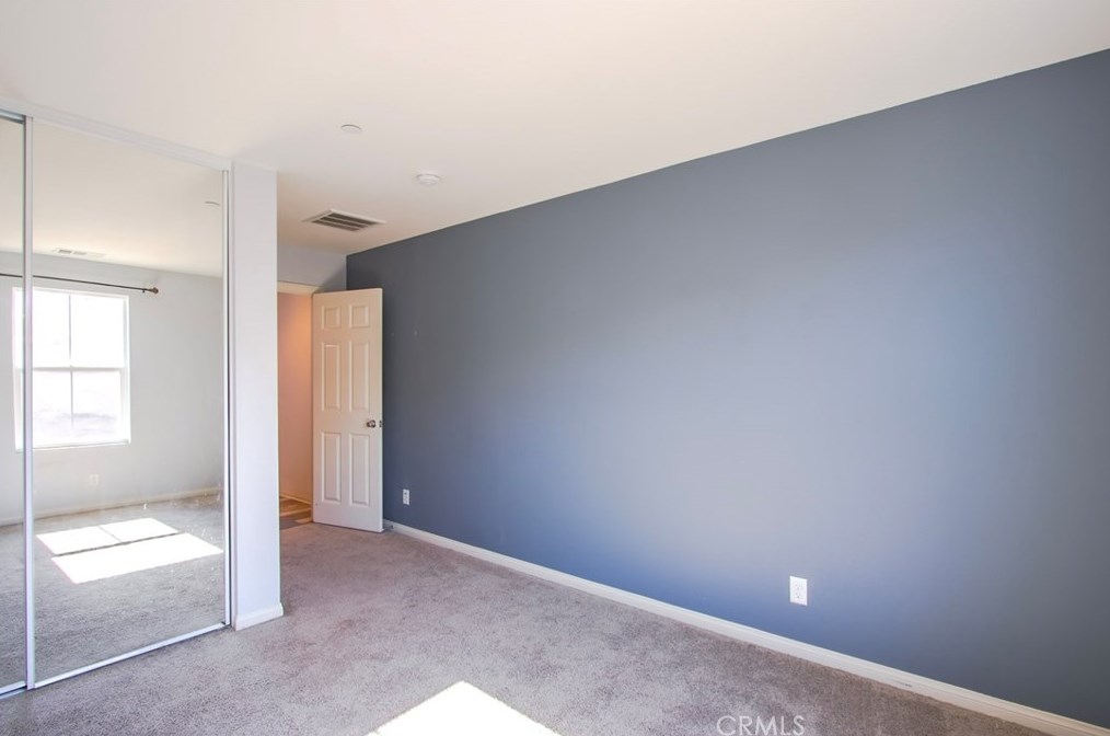 2514 Mulberry Ln, Palmdale CA  93551-6137 exterior