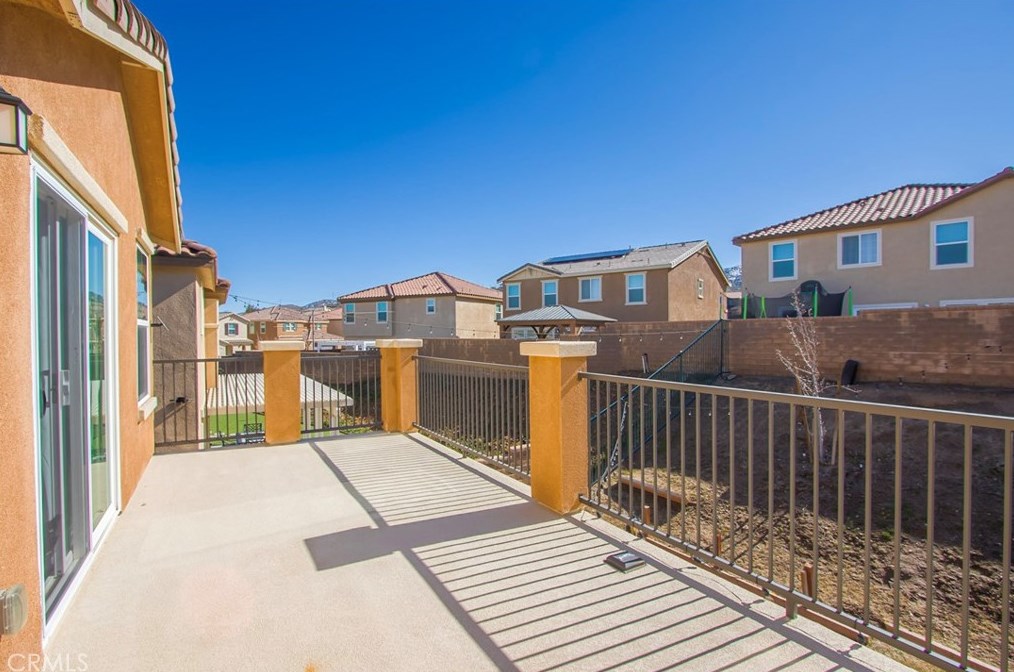 2514 Mulberry Ln, Palmdale CA  93551-6137 exterior