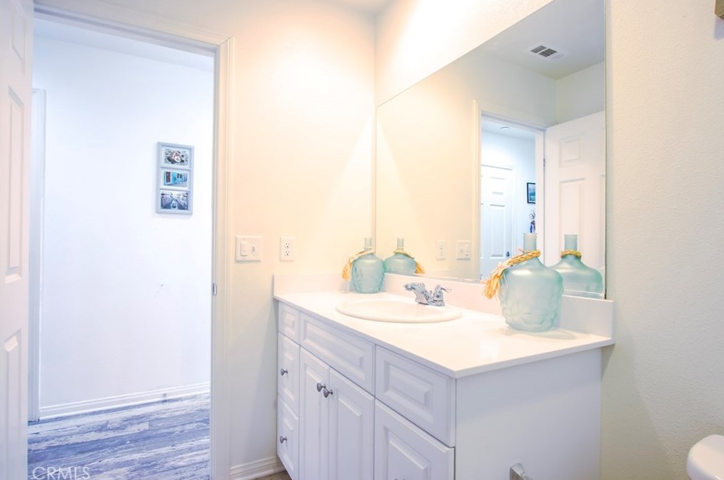 2514 Mulberry Ln, Palmdale CA  93551-6137 exterior