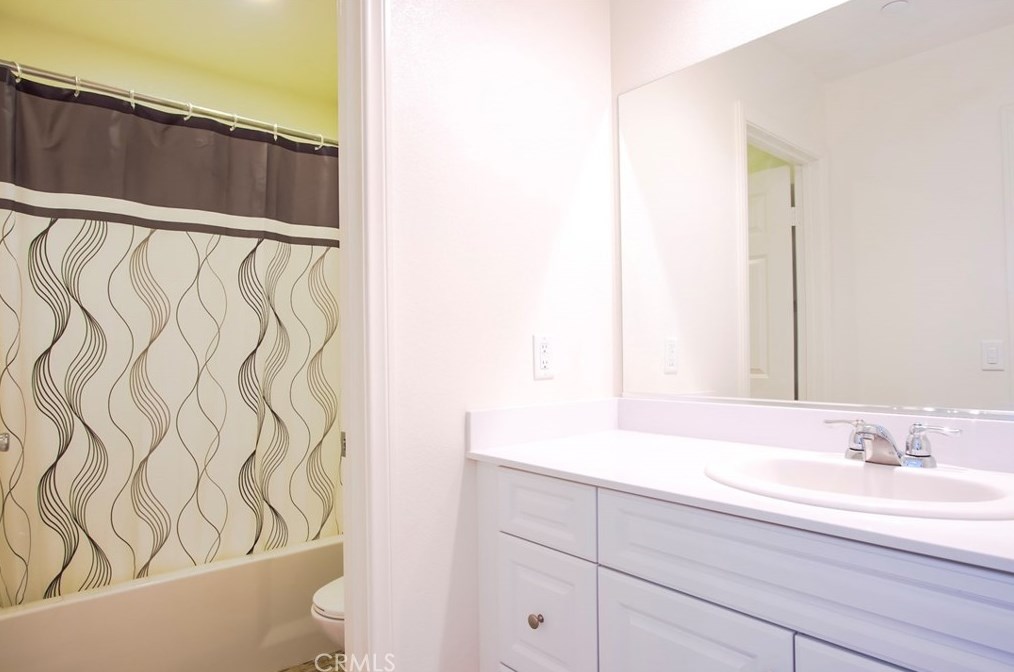 2514 Mulberry Ln, Palmdale CA  93551-6137 exterior