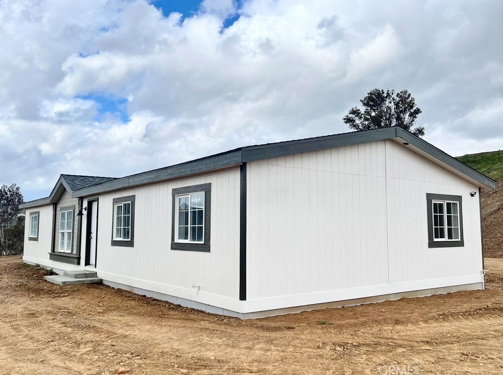 21304 Mundo Ave, Perris, CA 92570