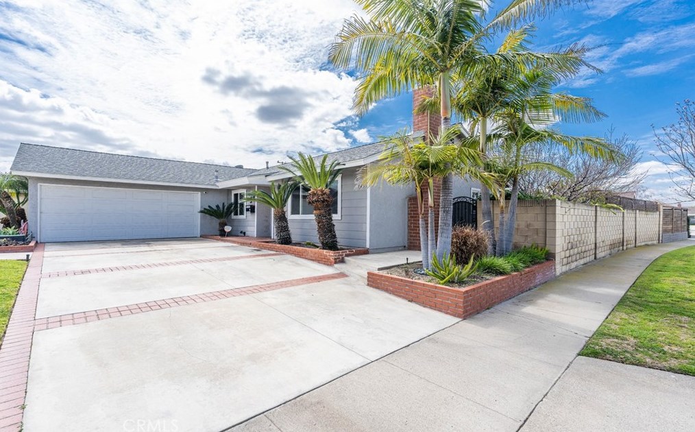 1755 N Concerto Dr, Anaheim, CA 92807