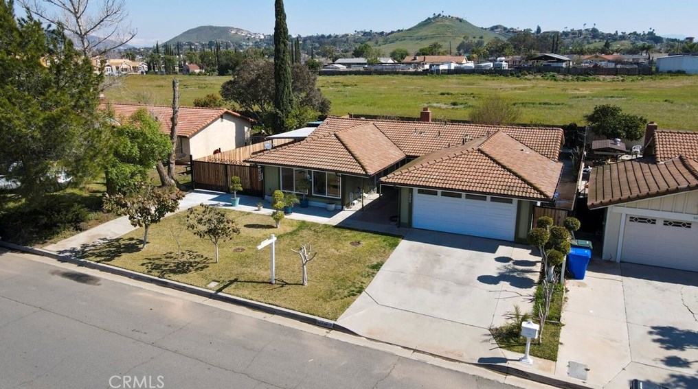 6080 Scheelite St, Jurupa Valley, CA 92509