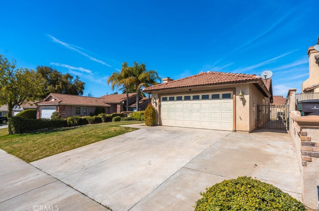 19940 Windwood Cir, Riverside, CA 92508