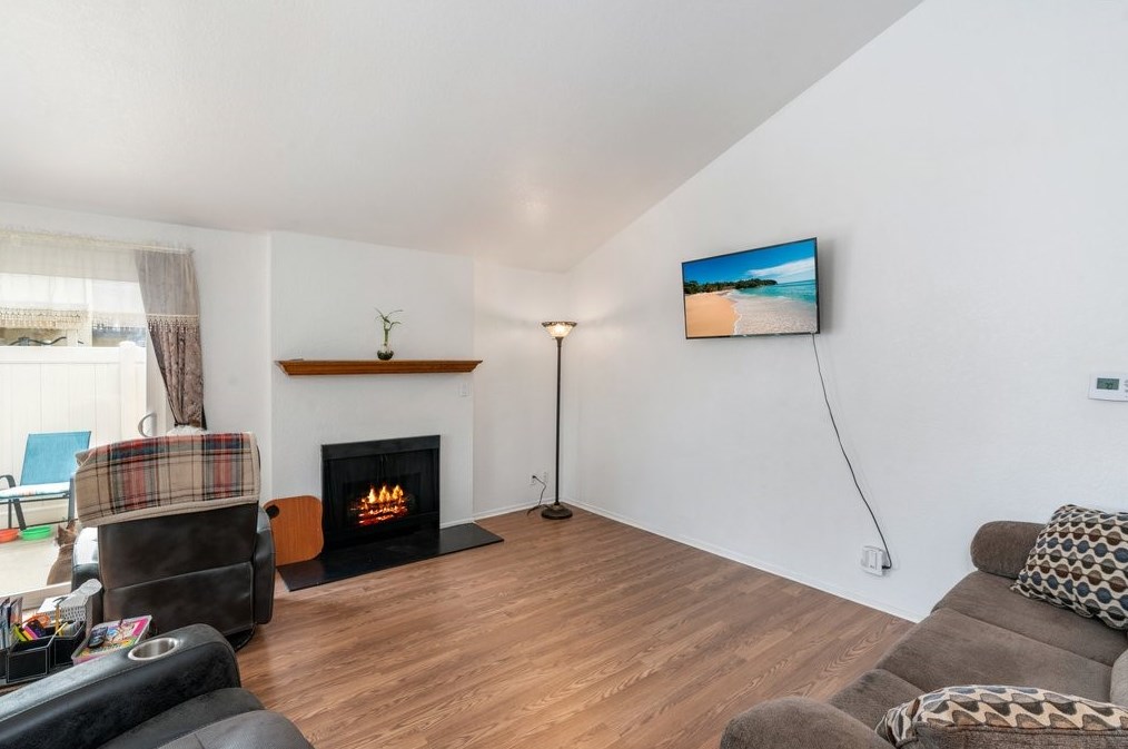 578 Parkview Dr, Lake Elsinore, CA 92530