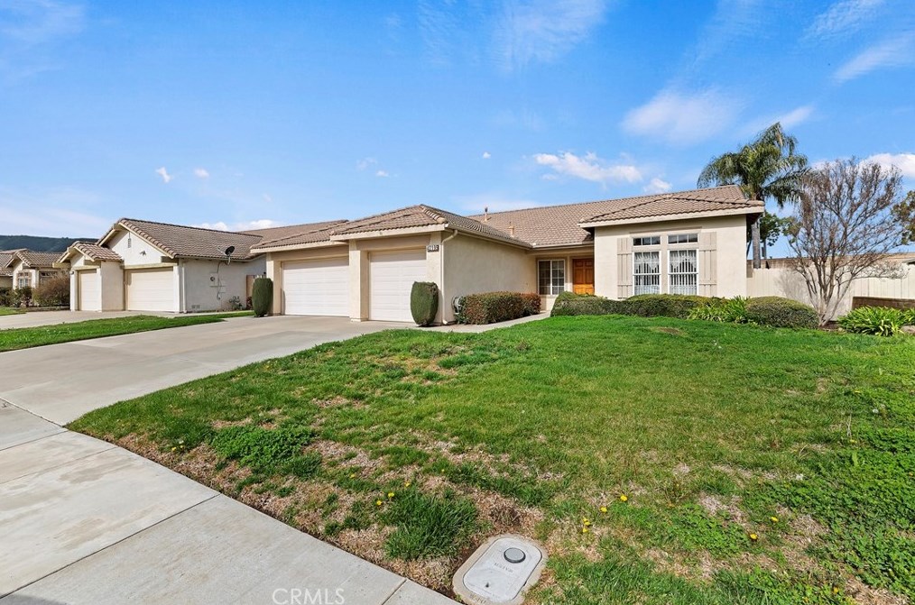 42195 Thoroughbred Ln, Murrieta, CA 92562-6111