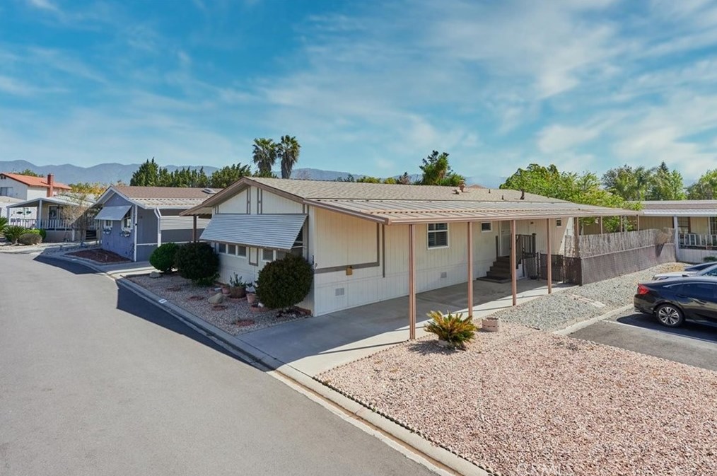 2598 Ayala Dr #19, Rialto, CA 92377