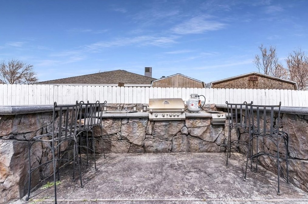 18282 Dunkirk St, Hesperia, CA 92345-7464
