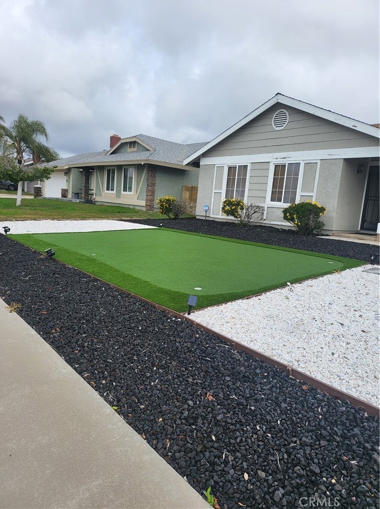 625 S Iris Ave, Rialto, CA 92376