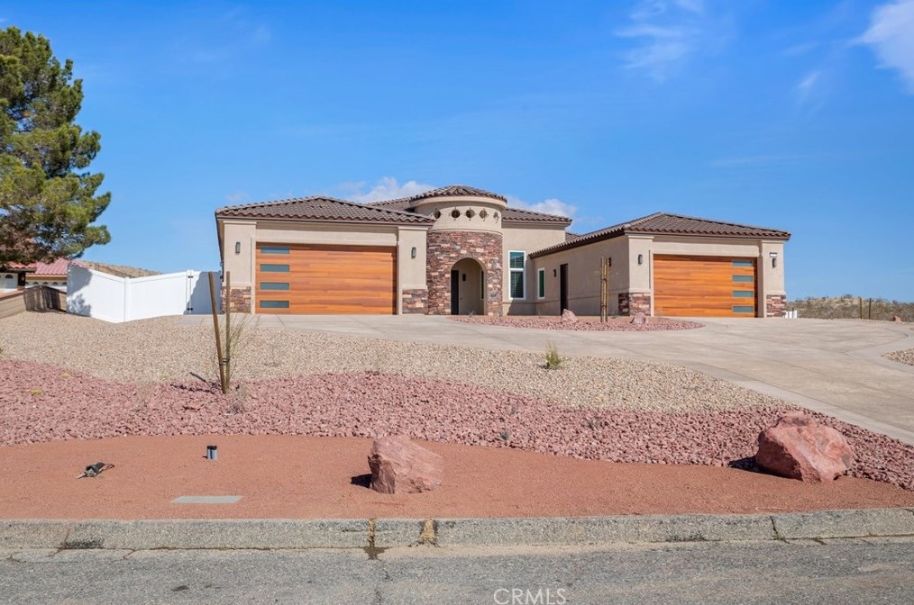 16525 Kalo Ct, Apple Valley, CA 92307-1266