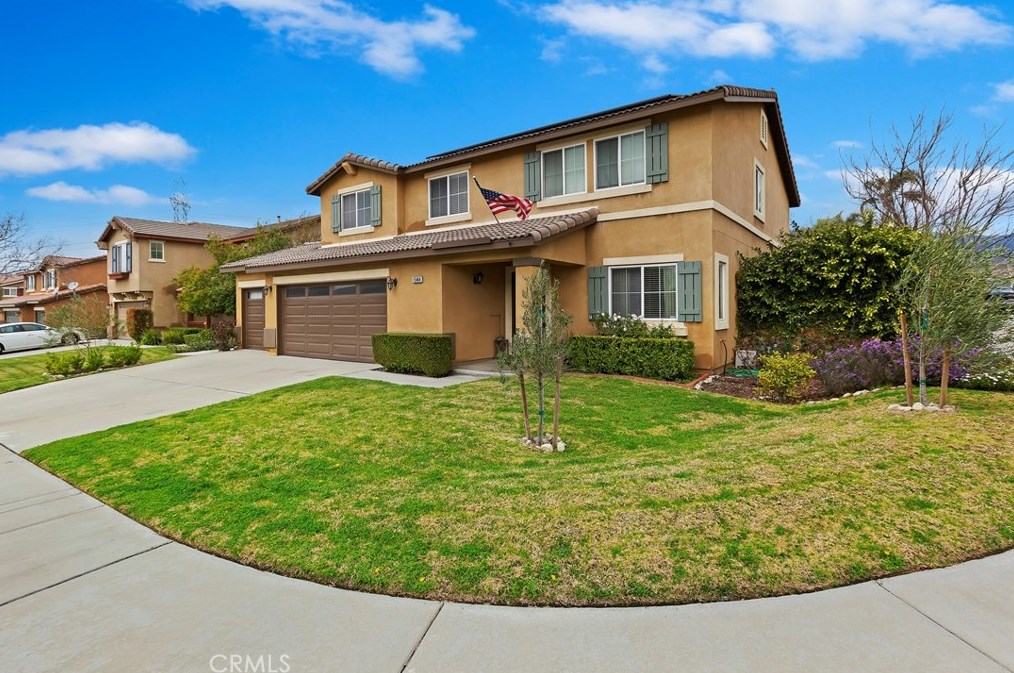 15464 Hoover Ln, Fontana, CA 92336-5395
